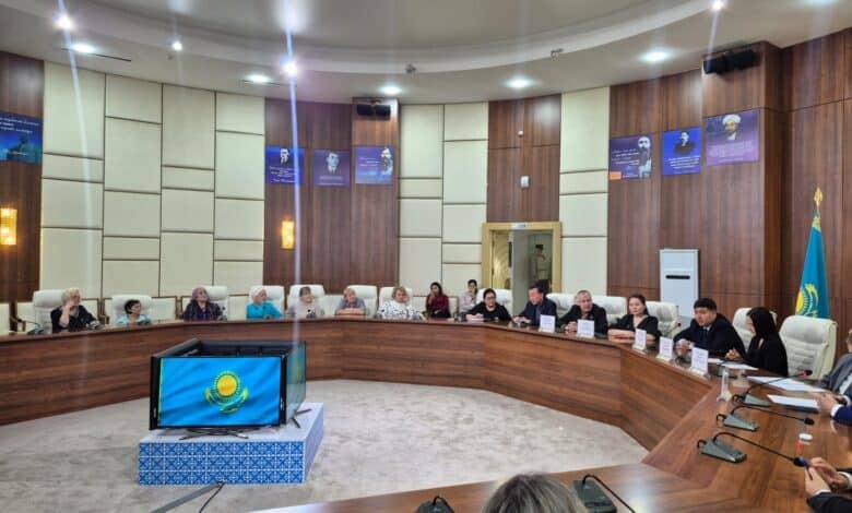 В Доме дружбы Астаны прошла встреча по вопросам конституционной реформы