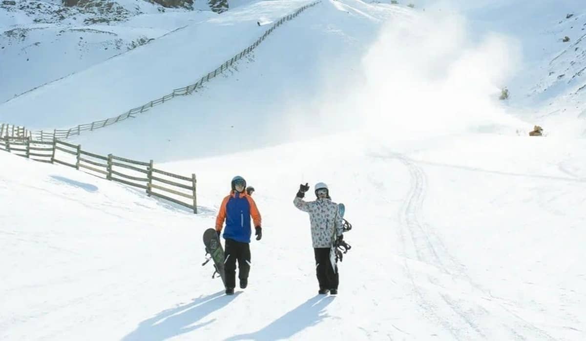 Сотрудники Ski Patrol Shymbulak спасли райдера, попавшего под лавину