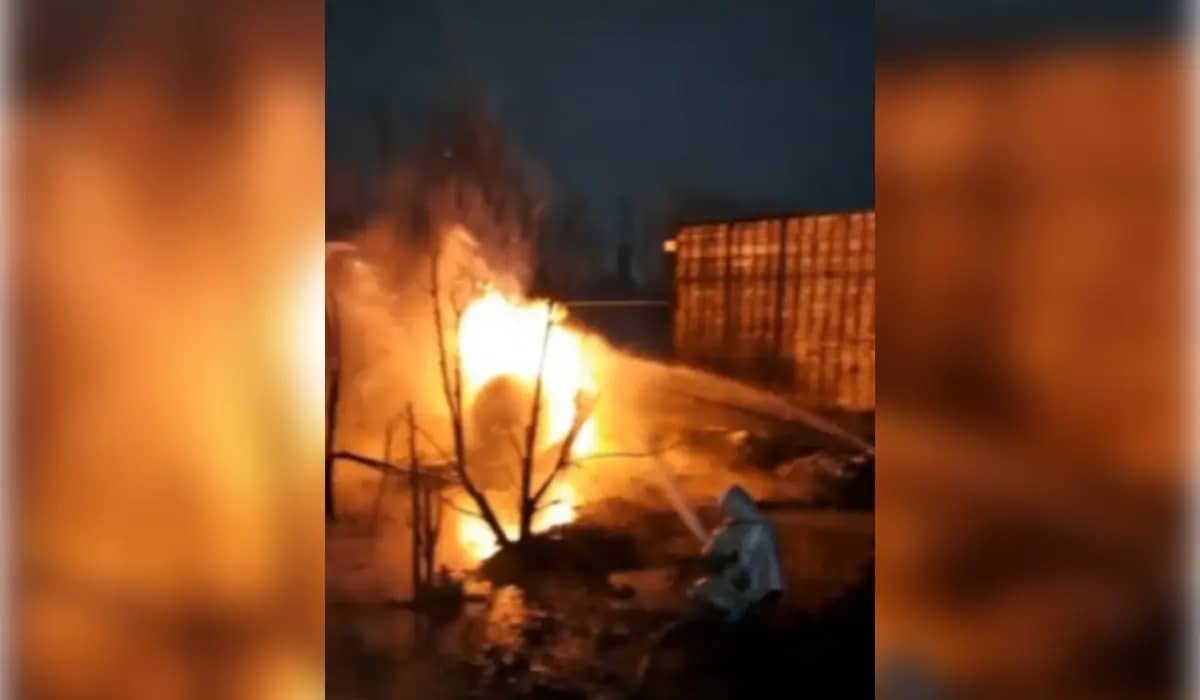 Пожар на газовой заправке в Актобе: огонь охватил цистерны и газовоз