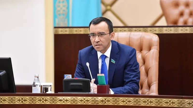Мәулен Әшімбаев Президент Тоқаевтың саясаты Қазақстанның жаһандық аренадағы позициясын қалай күшейтетінін түсіндірді