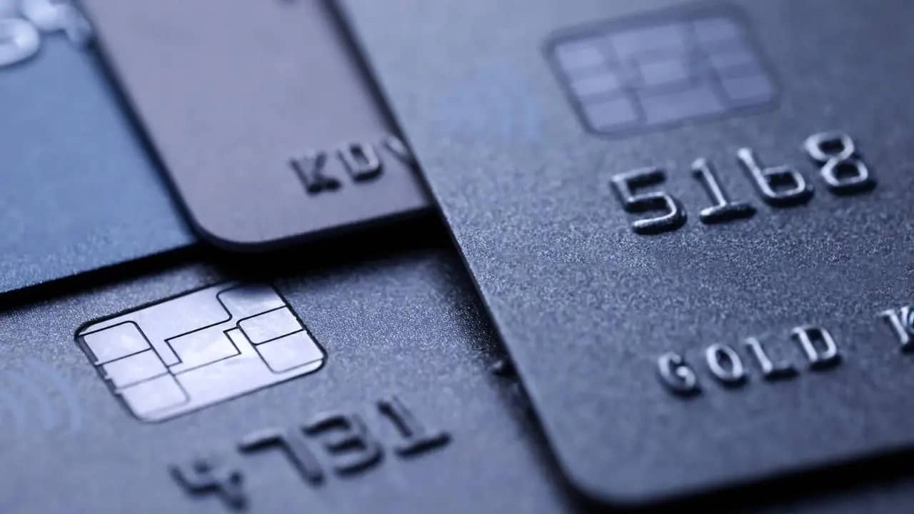 Ипотека под 25% и потребкредиты под 40%: время копить или брать заемы?