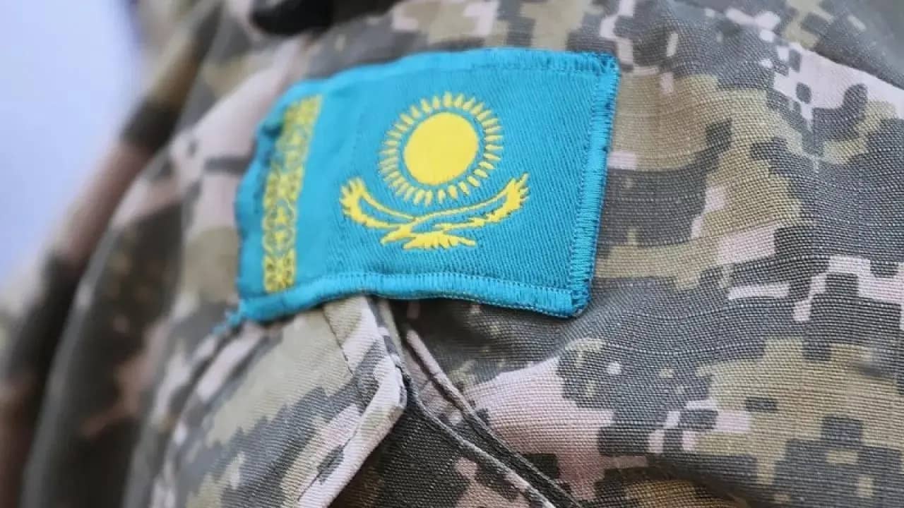 В воинской части Павлодара произошла стрельба, один военнослужащий погиб