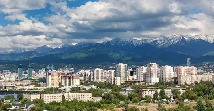 НДС повлиял на цены: стоимость жилья выросла до 160 тыс. тенге за м²