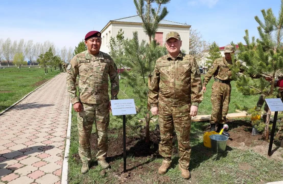 Minister of Defense and military personnel support ecological campaign 'Clean Kazakhstan'
