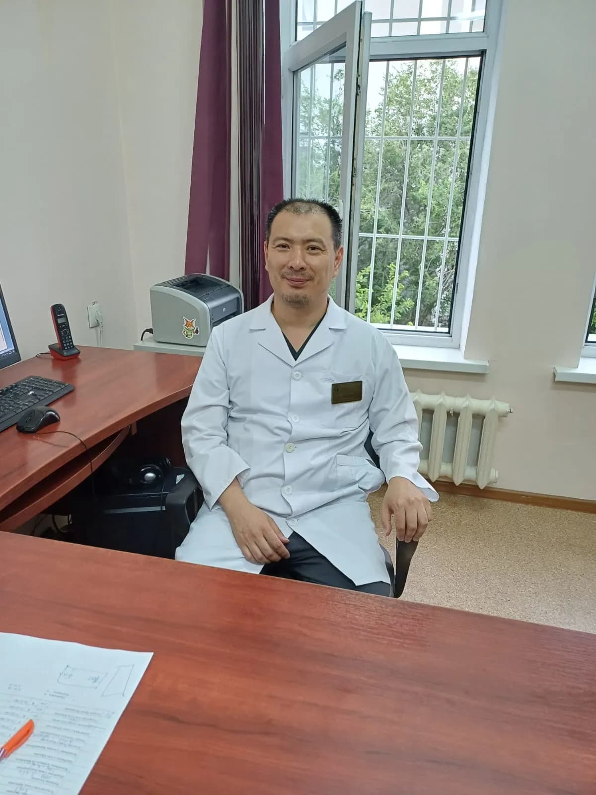 Балаға ата-анасы танымайтын достардың кенеттен пайда болуы қауіпті - дәрігер-нарколог