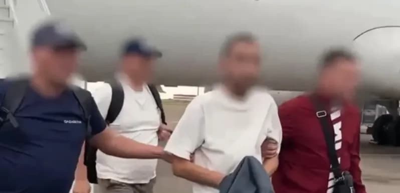 Заработал более 12 миллионов и сбежал: организатора подпольного казино вернули в Казахстан