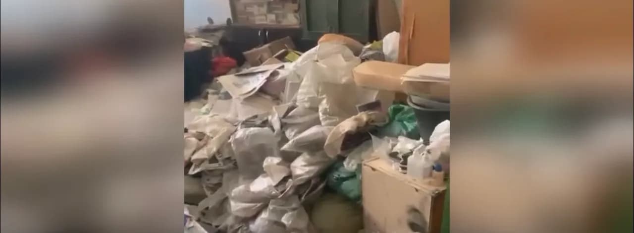     Пенсионерка превратила квартиру в свалку и напугала соседей в Алматы