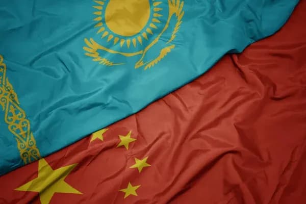 Қазақстан әлемдік БАҚ назарында: шетелдік басылымдар Тоқаевтың Шанхайға сапарын қалай бағалады