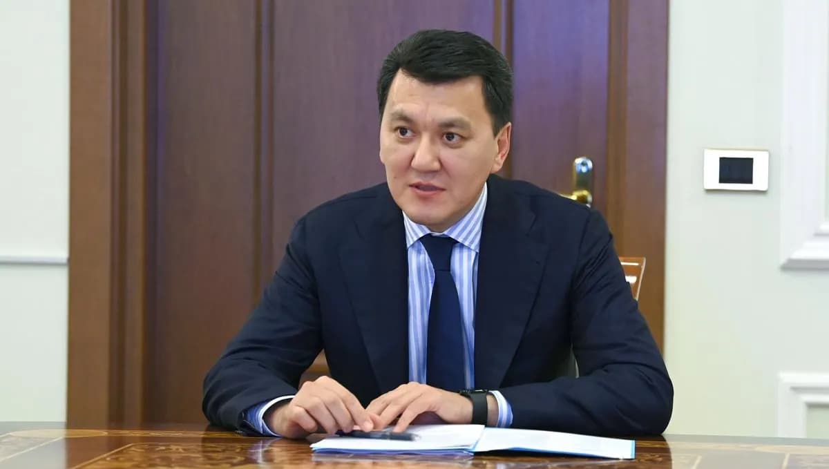     Ерлан Қарин Президенттің Мемлекеттік рәміздер күніне арналған сөзіндегі басты тоғыз тұжырымды атады