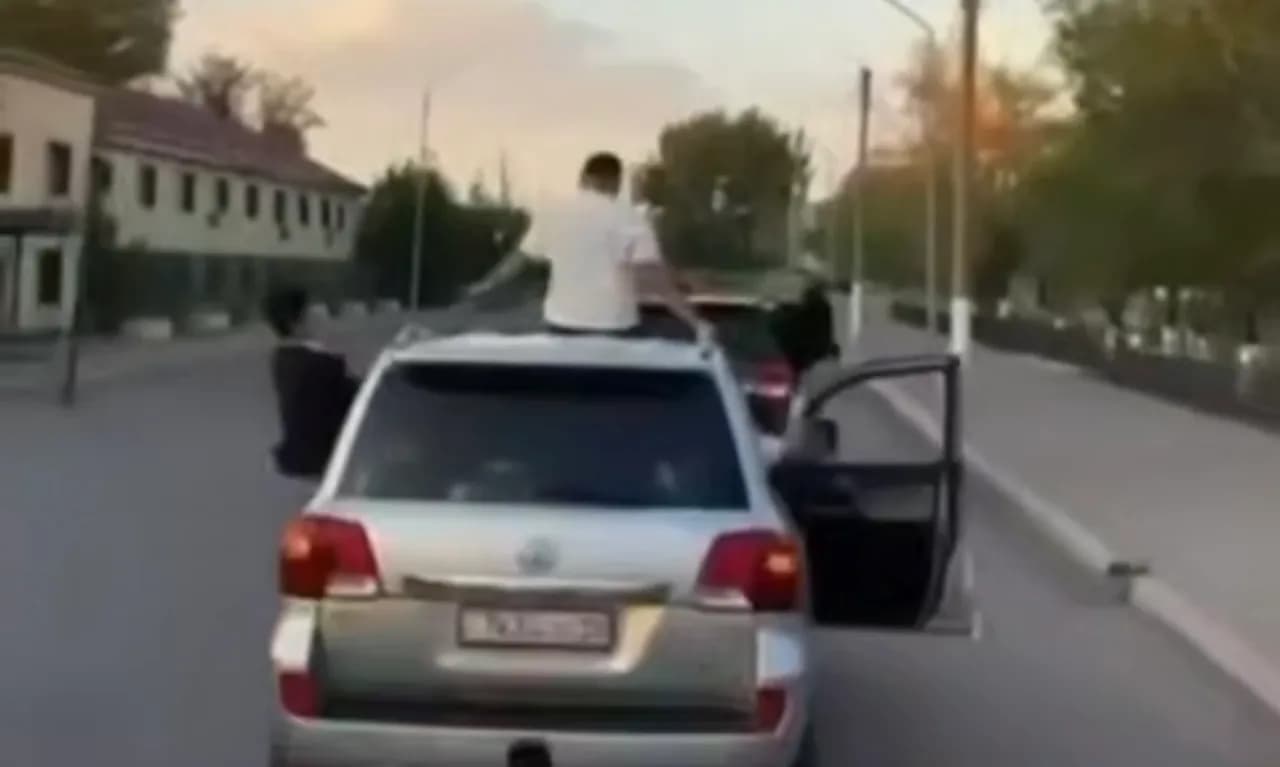     Восемь авто отправили на штрафстоянку после свадебного кортежа в Жайреме