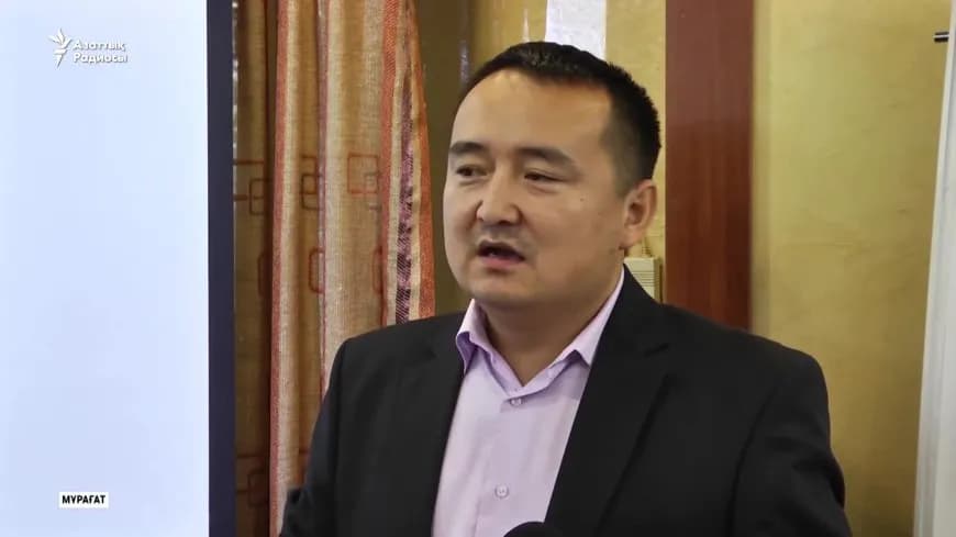 Серікжан Біләштың лаңы: америкаға қашып кеткен белсенді әкесінің үйіне полиция тінту жүргізгенін айтты