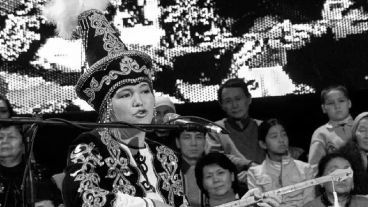 Айтыс өнері қара жамылды: Ақын Салтанат Өтелбаева жолдасымен бірге қаза тапты
