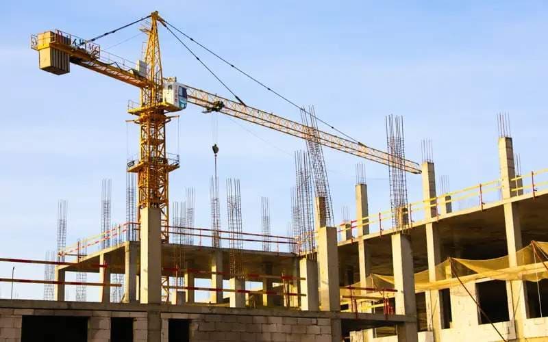 Алматы әкімдігі 30 мердігер компанияны сотқа берді