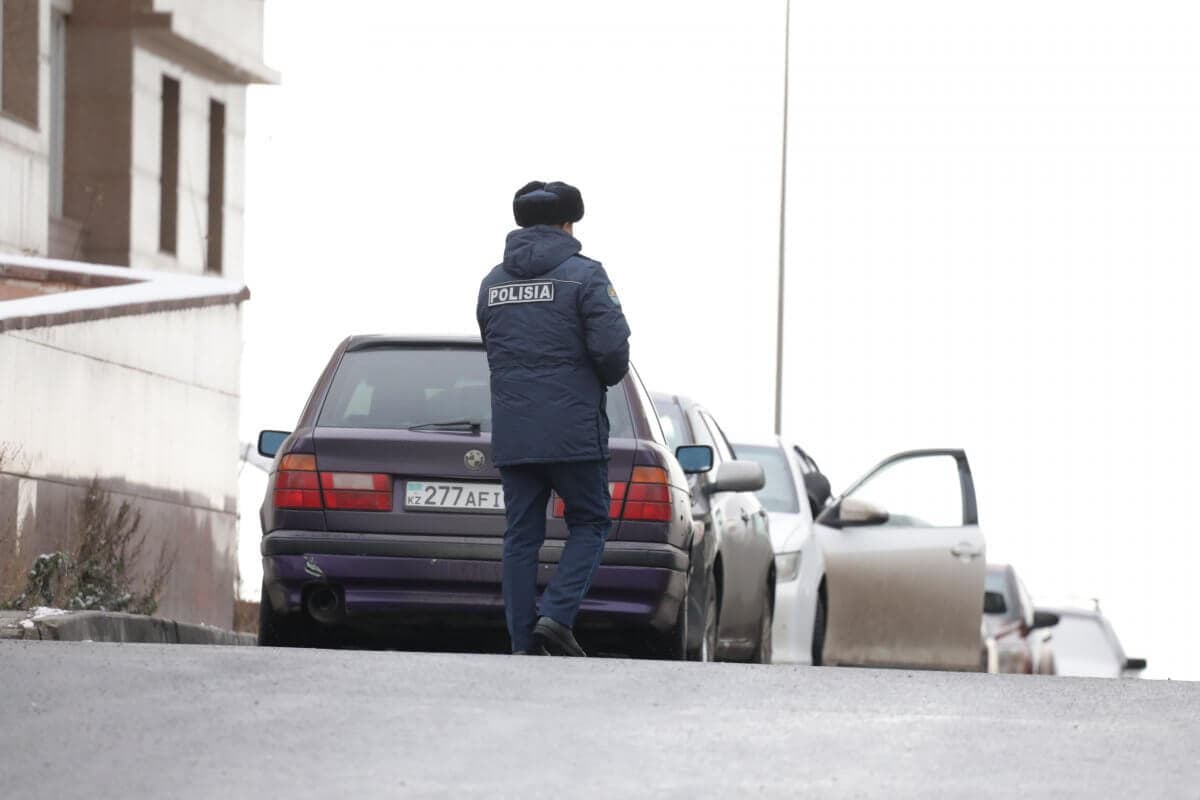 СҚО тасжол бойындағы полицейді көлік қағып өлтірді