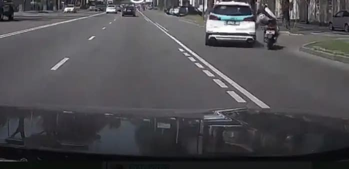 Алматыда жол ережесін бұзған полиция көлігі апатқа ұшырады