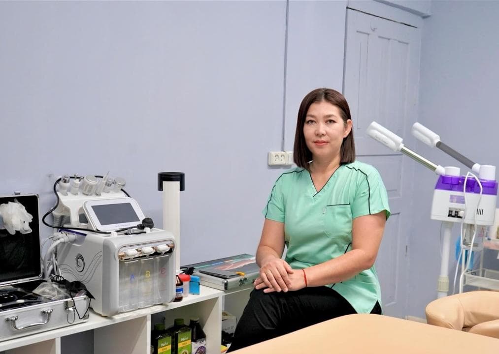 Кентаулық ана мемлекеттік қолдаудың арқасында емделушілерге арналған массаж кабинетін ашты