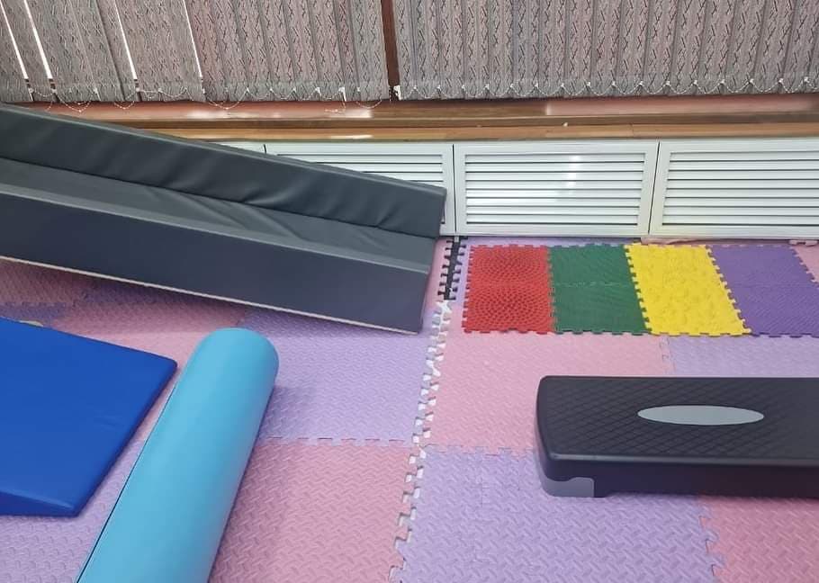 Кәсіпкер ана: Мемлекеттік қолдаудың арқасында жас ана аналар мен балаларға арналған массаж орталығын ашты