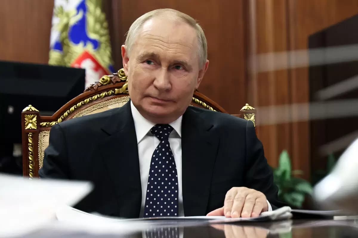 Путин: "Қазағы көп үш облысқа орыс мектебін саламыз"