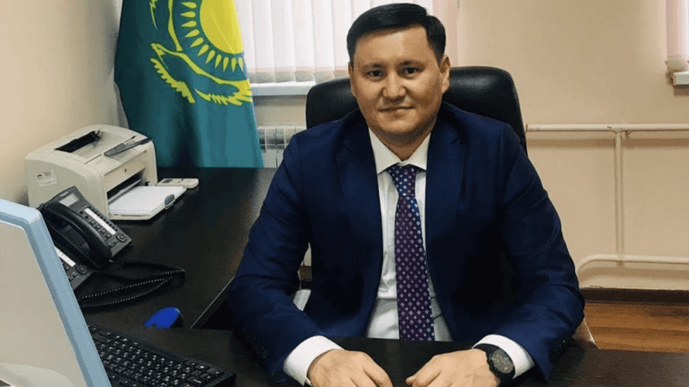 Соттағы сорақылық: Орал қалалық сотының төрағасы парамен ұсталды