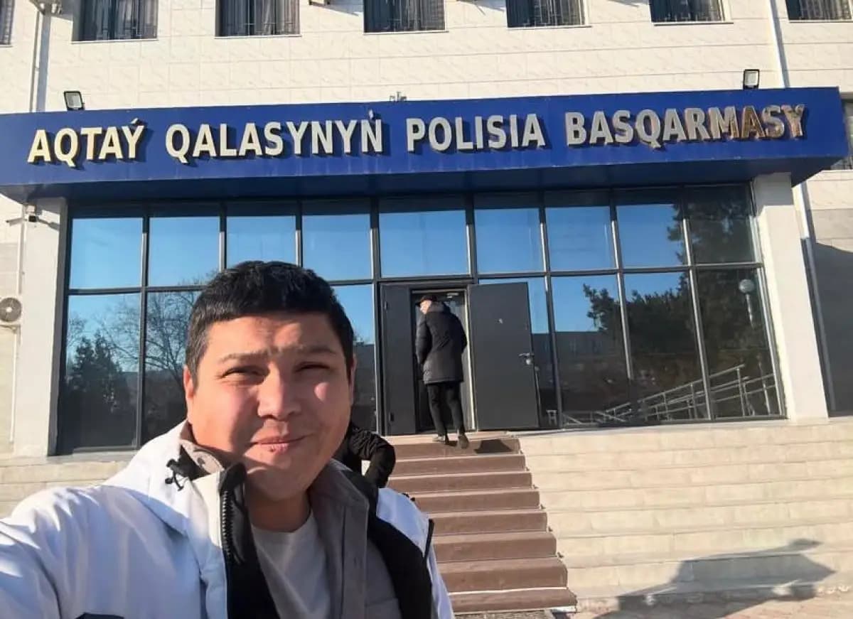 Ақтауда ұшақ апатын видеоға түсірген блогер қамаудан шықты
