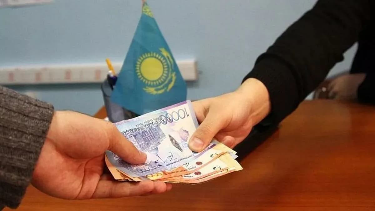ШҚО-да 30 мың доллар пара алған шенеунік 7 жылға сотталды