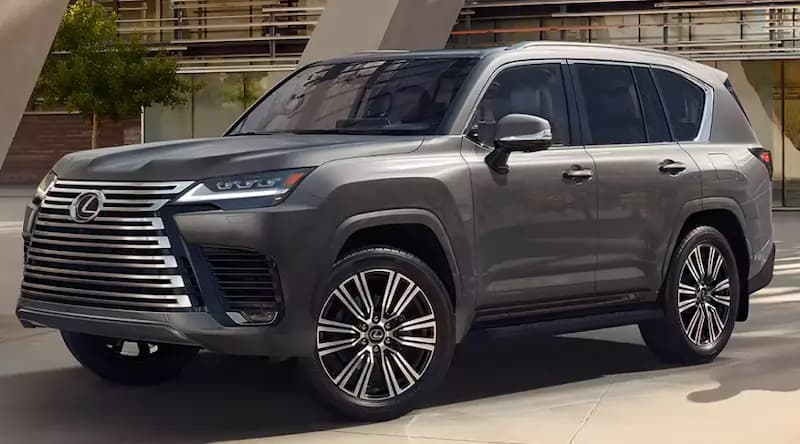 Бастықтың әйеліне Lexus: Алматыда полиция басшылығы ақпаратқа жауап берді