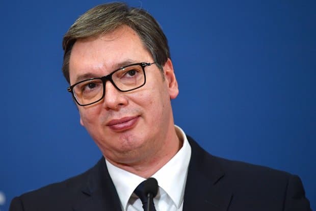 Сербия президенті өлім аузынан аман қалды (ВИДЕО)