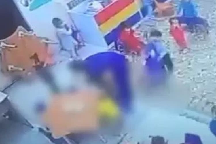 Ыдыс жууға ерініп, балаларға бір қасықпен тамақ берген тәрбиеші жұмыстан босатылды