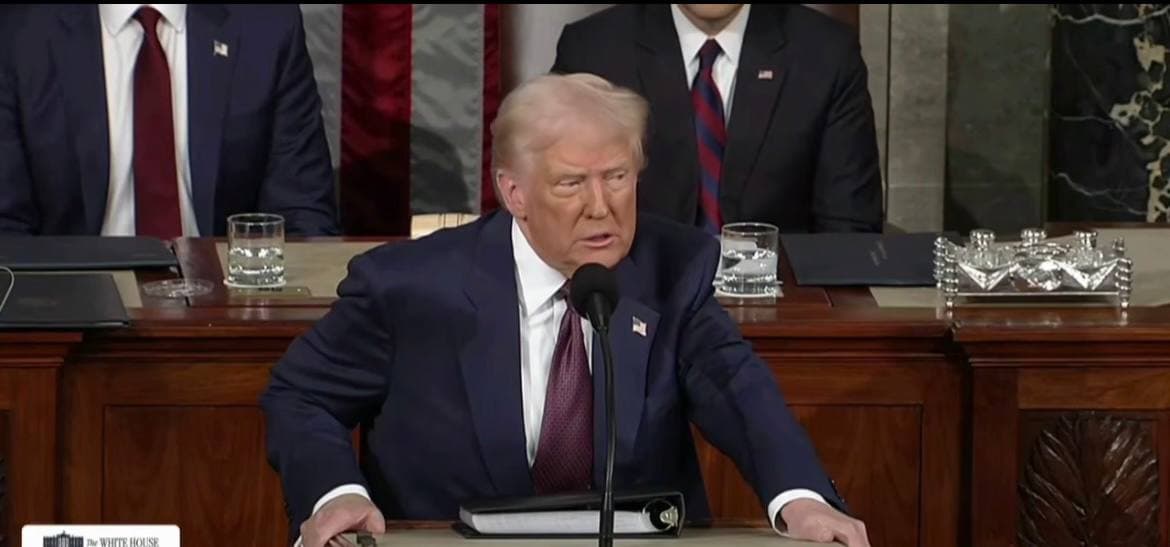 Трамп Зеленскийден келіссөзге қайта отыру туралы хат алғанын мәлімдеді