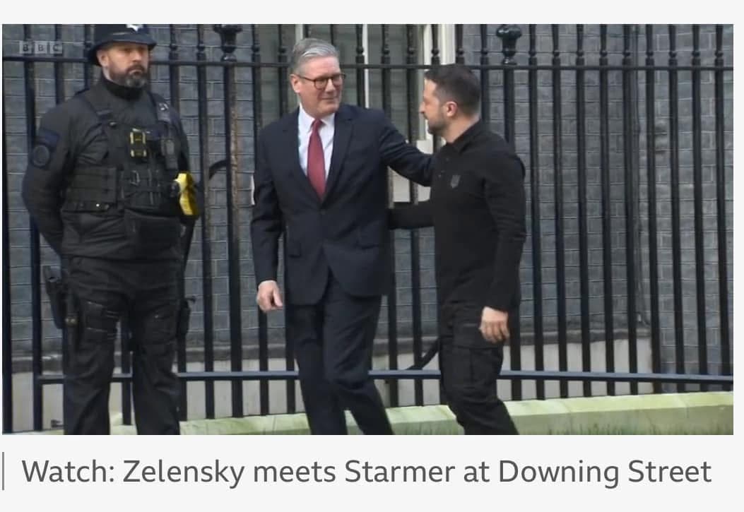 Трамппен жанжалдан кейін Зеленскийді Ұлыбритания премьер министрі қошаметпен қарсы алды