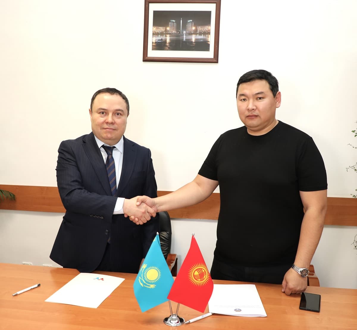 «Alatau Aqparat» пен Қырғызстанның «Кабар» агенттігі қол қойды