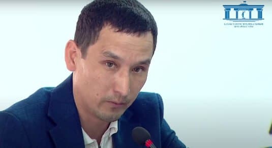 «Көлікте пульсі бар еді»: Шерзат Болаттың әкесі ұлының көз жұмған сәтін сотта айтып берді