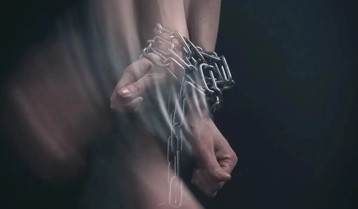 Шымкентте ер адам бұрынғы жұбайының тамағын осып, ауыр жарақат келтірген