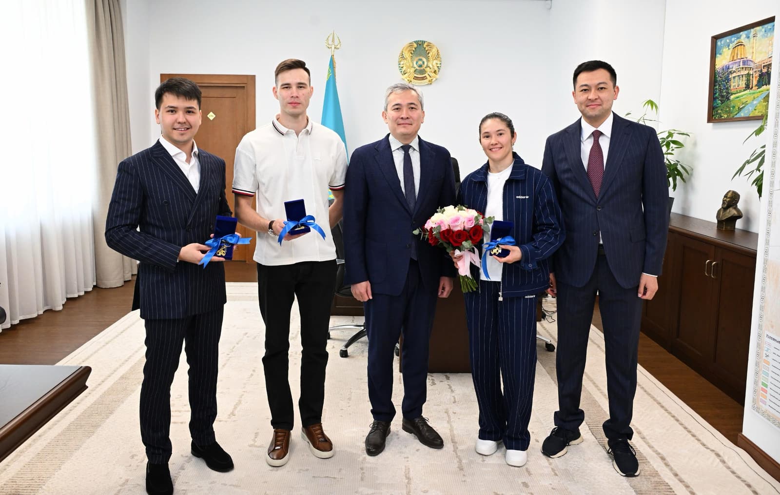 Назым Қызайбай үйлі болды: Алматы әкімдігі спортшыларға бес пәтер сыйлады