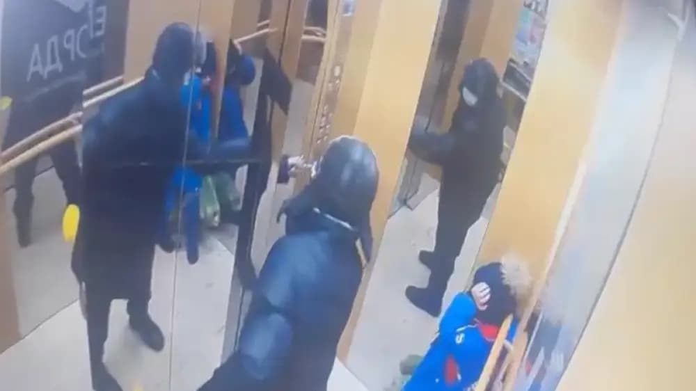 «Лифттен қорқады, түнде бізді шақырады». Анасы қайғылы оқиғадан кейінгі өмірі туралы айтты