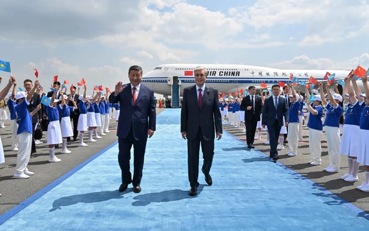 ҚХР төрағасы Си Цзиньпин Астанаға ресми сапармен келді (ВИДЕО)