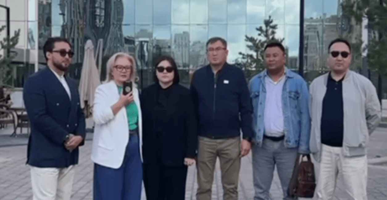 «600 мың доллар салдық, енді бізді қуып жатыр»: Елордалық кәсіпкерлер Президентке үндеу жолдады (ВИДЕО)