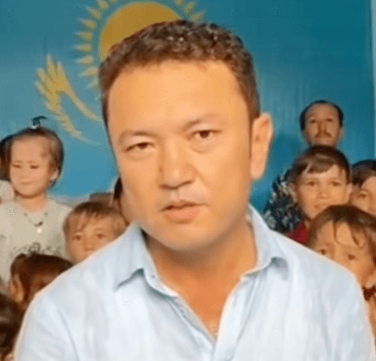 «Ұлты қазақ» деген анықтама жоқ»: Пәкістанда 300-ге жуық қазақ елден көмек сұрады (ВИДЕО)
