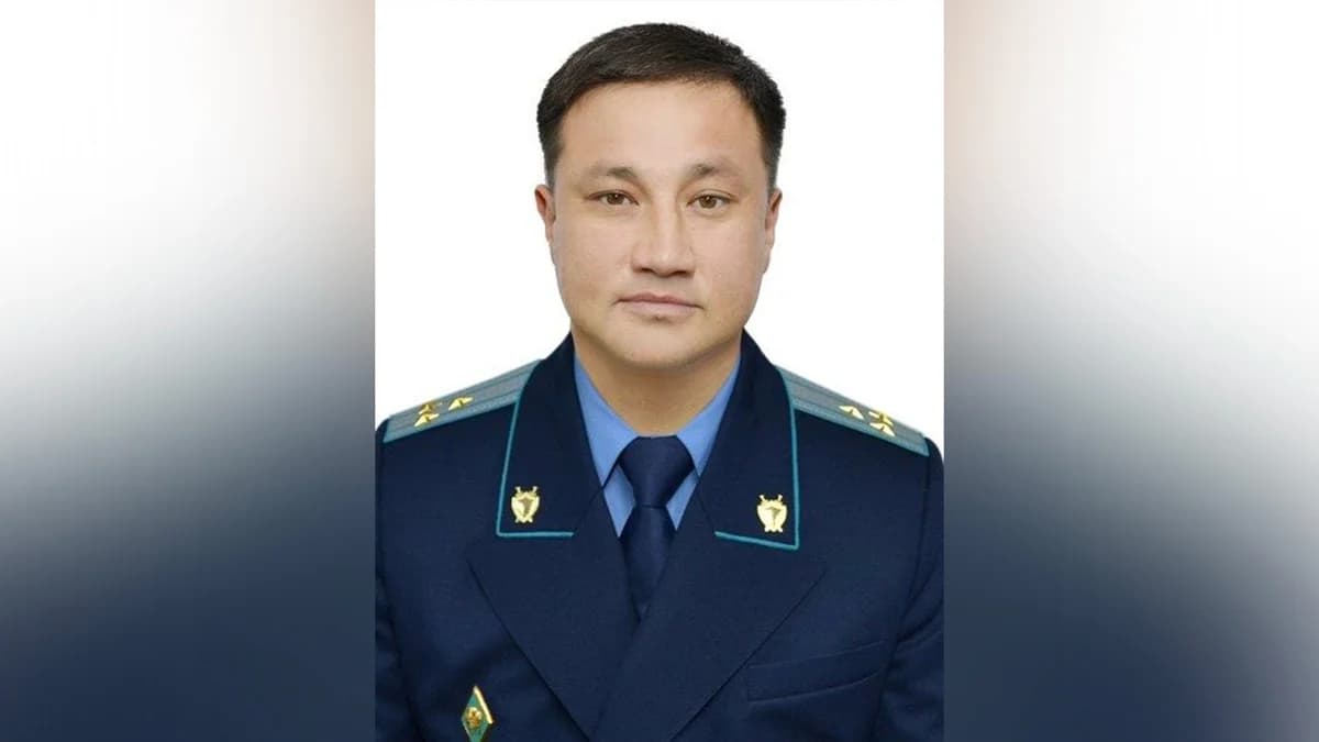 Прокурора Актау Ерболата Абдирова задержали в аэропорту Алматы