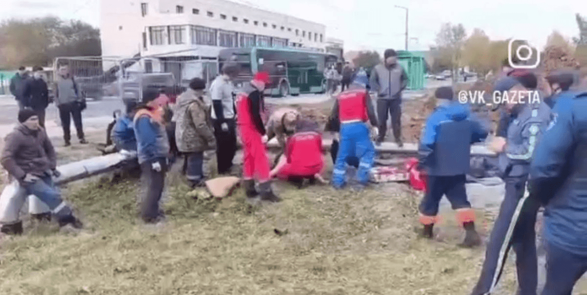 Кәріз құбырын ауыстырмақ болған екі жұмысшы тірілей топырақ астында қалып қаза тапты