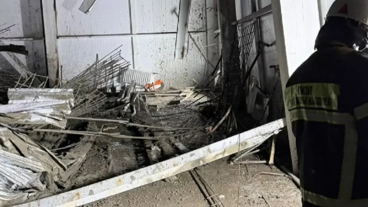 Құлап қалған мектептің үйіндісінен адам денесі шығарылды
