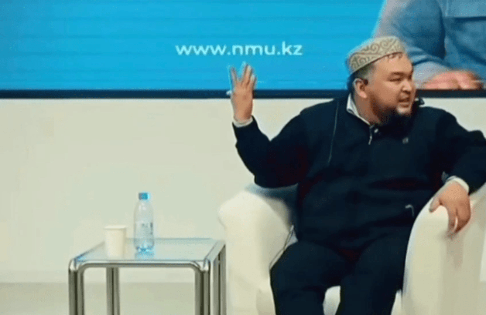 «Педофилдердің болуы – Алланың барына дәлел»: Желіде ұстаздың сөзі талқыға түсті