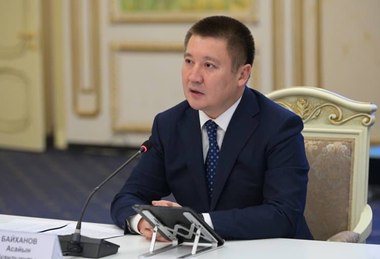 Павлодар облысы әкімінің әпкесі мас күйінде көлік жүргізгені үшін 15 күнге қамалып, жүргізуші куәлігінен айырылды