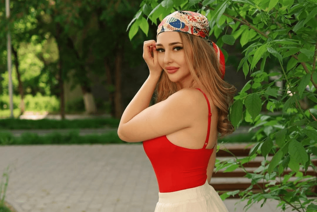 «Самая сексуальная боксерша»: Казахстанка Ангелина Лукас нокаутом выиграла титульный бой после скандала