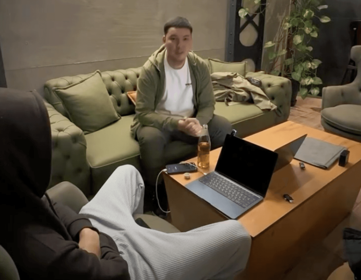 «Біреуінің інісі – қылмыскер, бірақ жоғары жақта отыр.»: Атыраулық хакер өзіне қысым көрсеткендерді көпшілікке әшкерелейтінін айтты