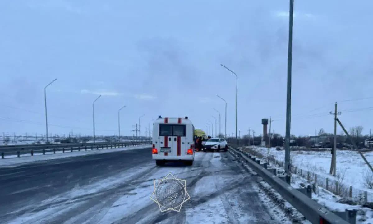 Столкновение двух автомобилей в Кызылординской области: пострадали пять человек