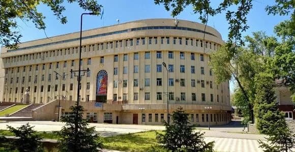 Айлакер ректор: Абай атындағы ҚазҰПУ ғимаратты өз өздеріне жалға берген