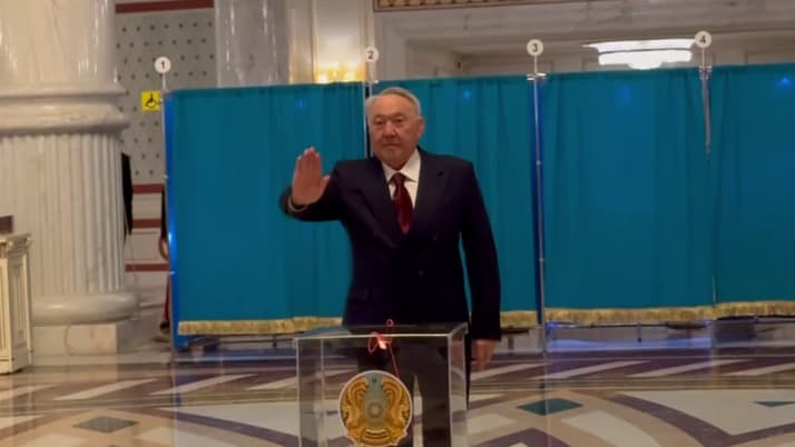 Нұрсұлтан Назарбаев референдумда дауыс берді