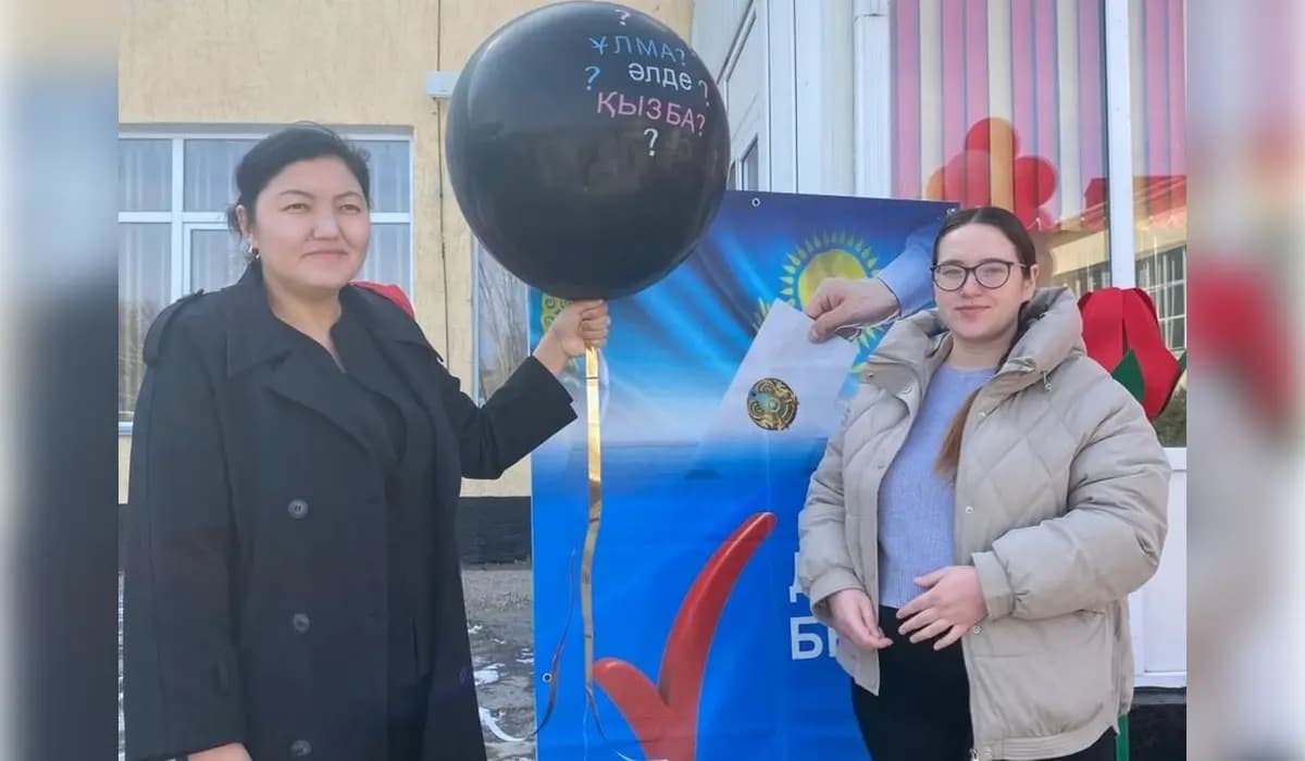 В день референдума в Алатау молодая семья объявила пол будущего ребенка