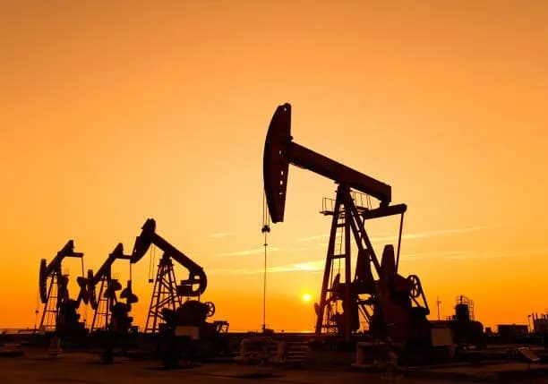 Нефть подорожала на 6% на фоне ситуации вокруг Ормузского пролива